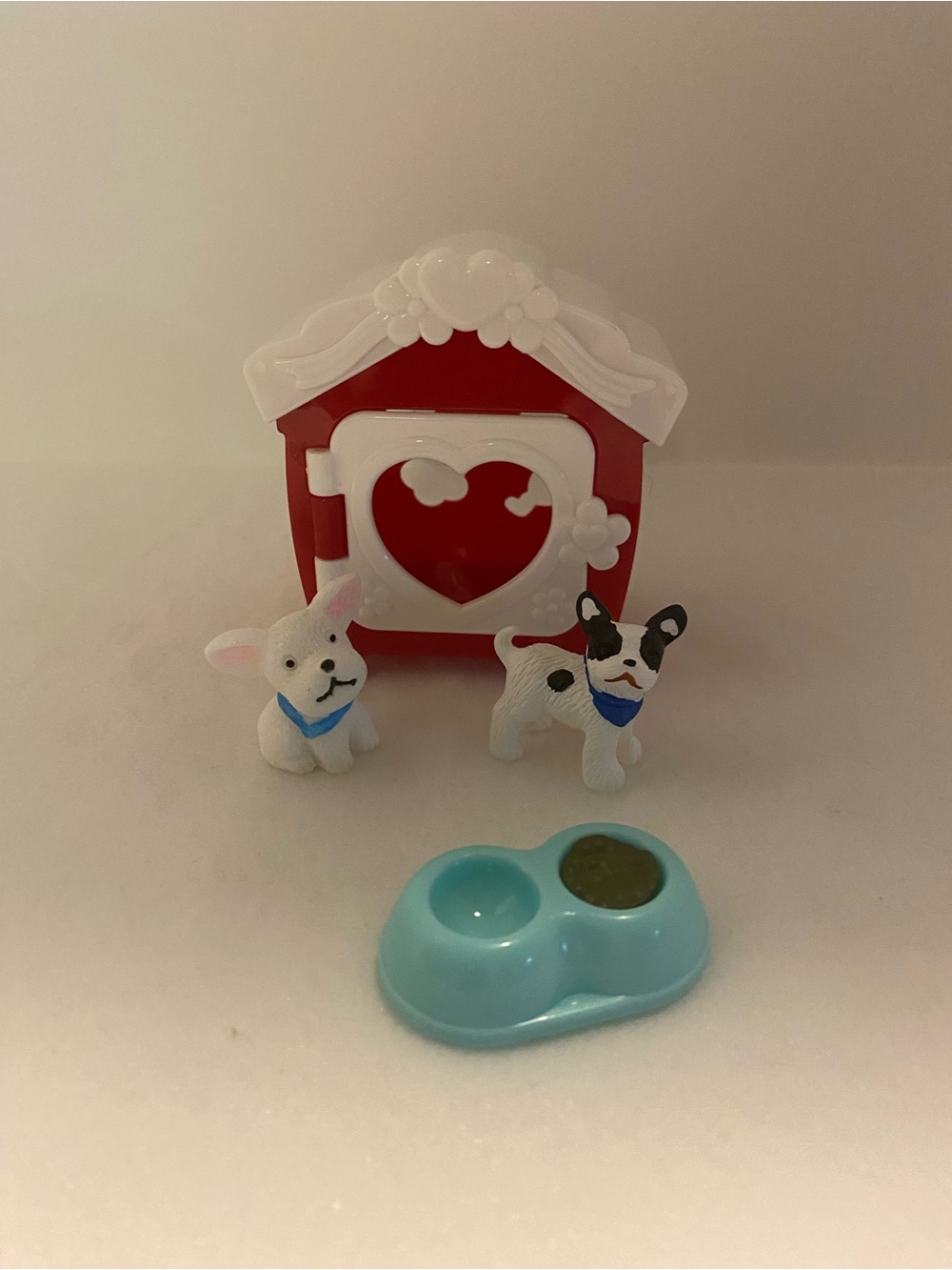 Mini Dog House Playset with Two Puppy Figures and Blue Bowl